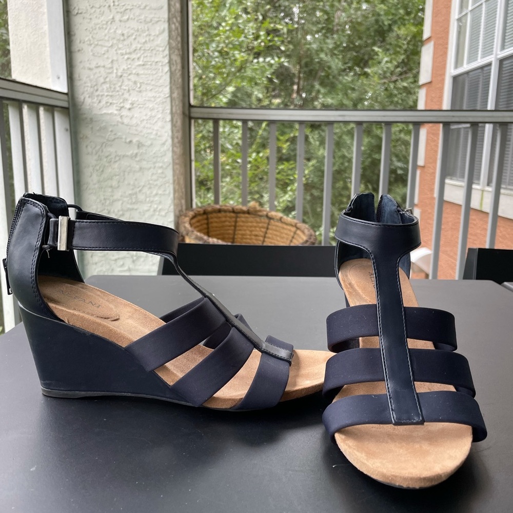 Navy Blue Strappy Wedges Never Worn size 9